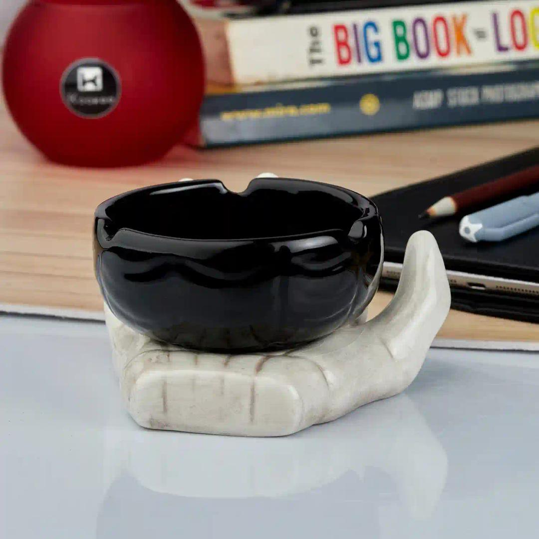 Kookee Groovy Ceramic Ashtray - Unique and Colorful Smoking Accessory with Retro Vibes - Funky Decor for Smokers and Collectors, Black/White (10761)