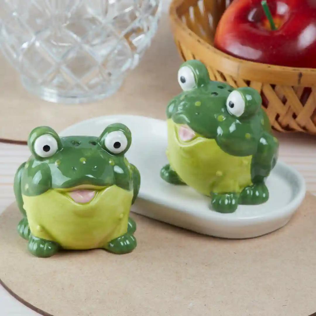 Kookee Ceramic Salt and Pepper Shakers Set with tray for Dining Table used as Namak Dhani, Shaker, Sprinkler, Spices Dispenser for Home, Kitchen and Restaurant, Frog Design, Green (8569)